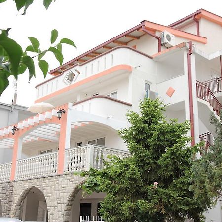 Guesthouse Civovic Bar Bilik gambar